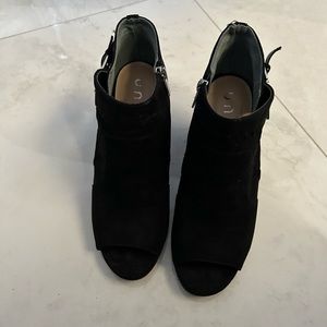 Size 9 Unisa Ankle Open Toe Boots